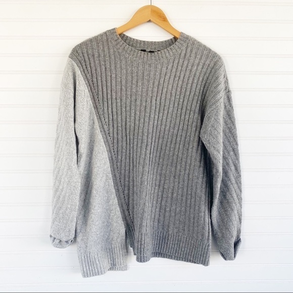 Simply Vera Wang asymmetrical sweater Size Medium - Picture 1 of 10